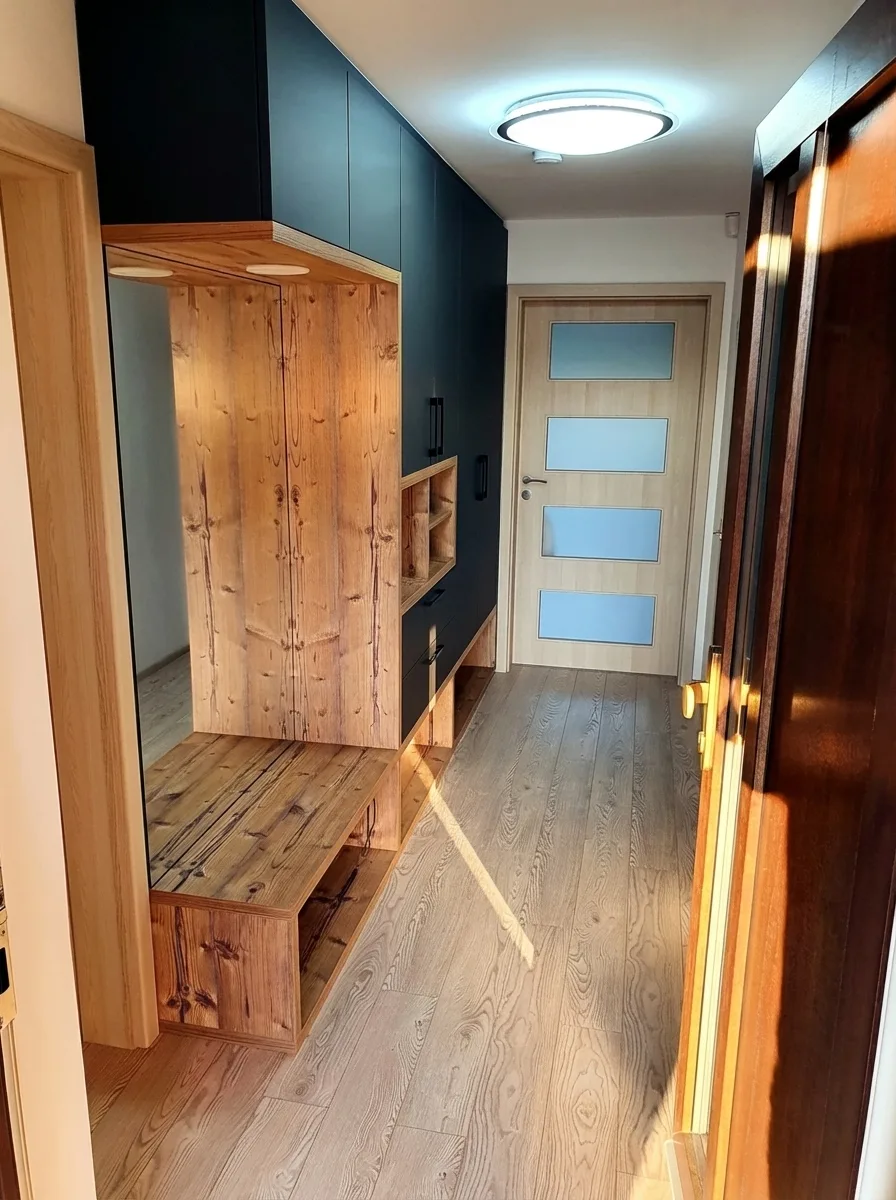 Vestavná skříň na míru – realizace 04 – Martin Kučera truhlář